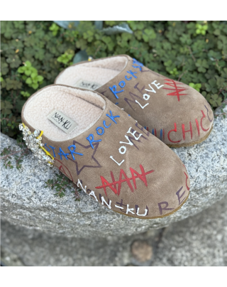 Boston Taupe graffiti